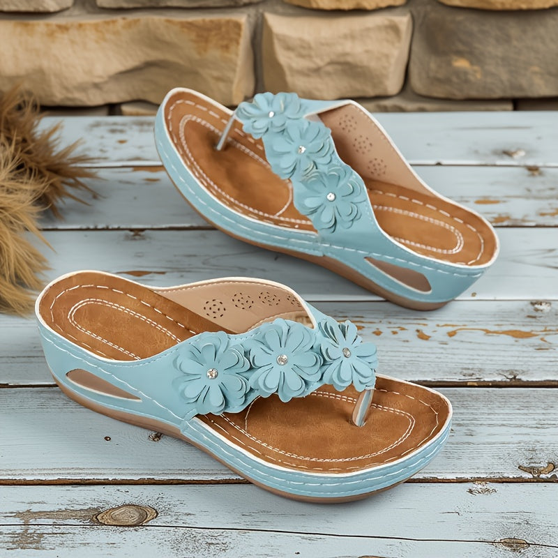 Sandalias cómodas con motivos florales de Céline