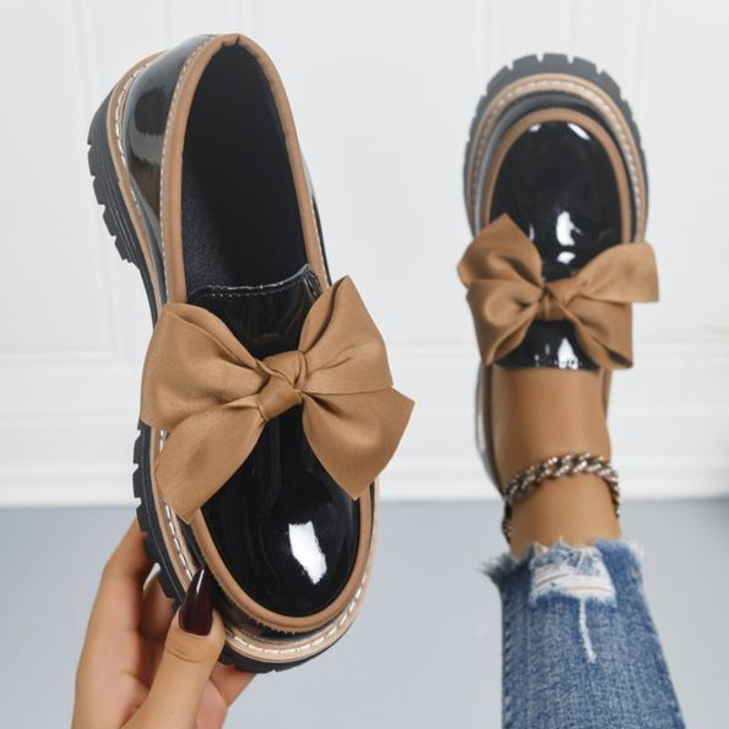 Mocassins brillants avec nœud