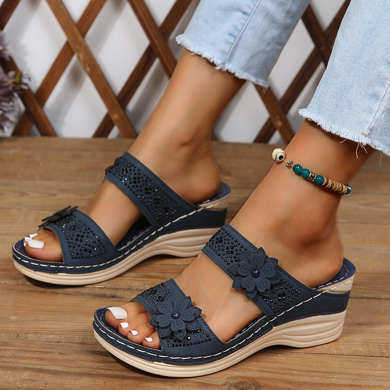 Sandalias cómodas con cuña Suzanne
