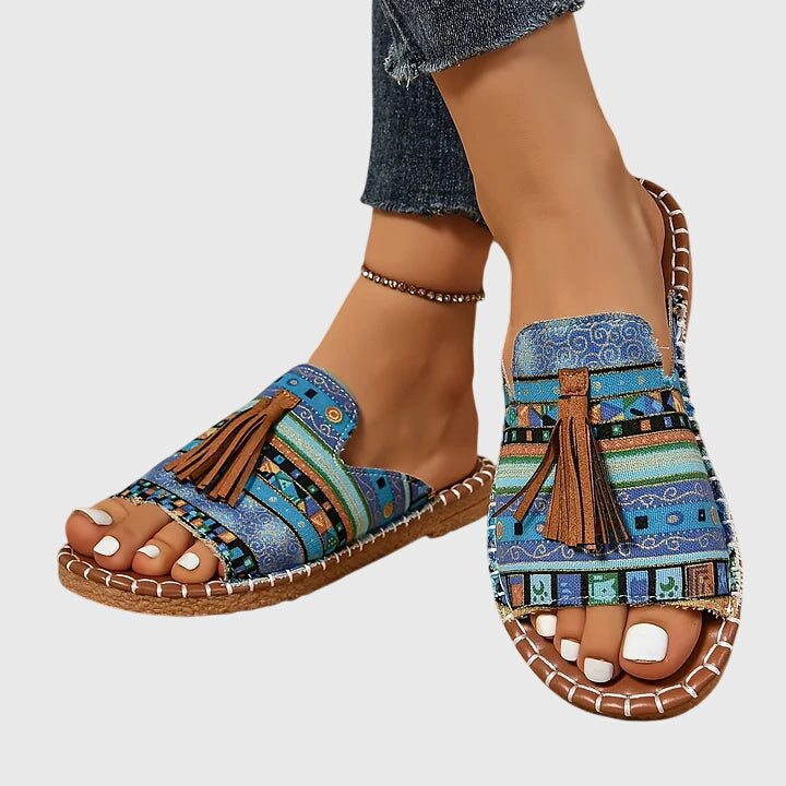 Sandalias bohemias con pompones Pauline