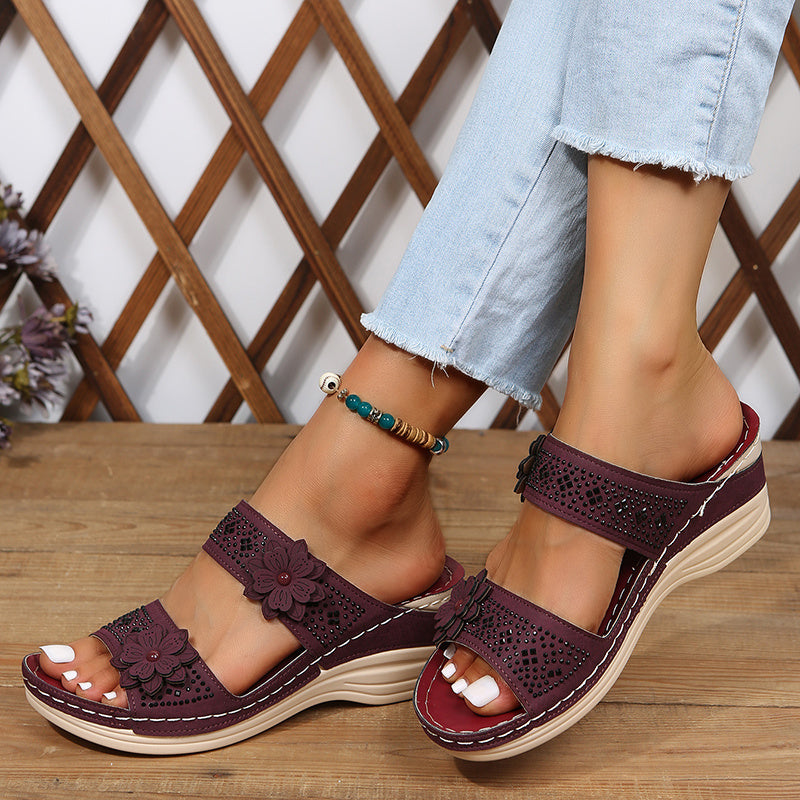 Sandalias cómodas con cuña Suzanne