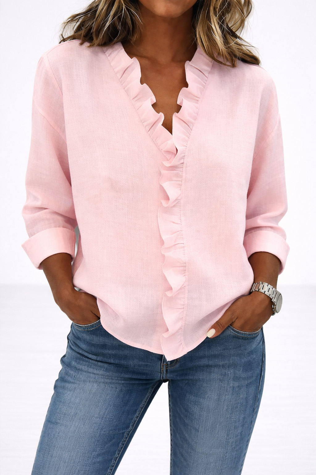 Mari | Elegante top con cuello en V y volantes