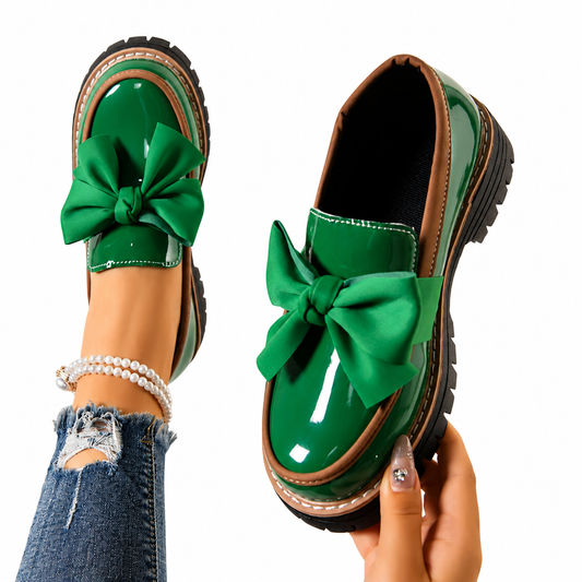 Mocasines brillantes con lazo