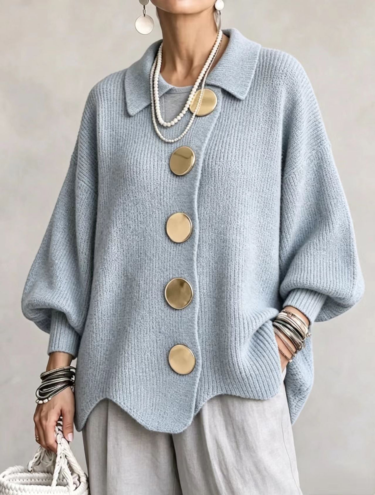 Victoria | Cárdigan Oversize con Botones Dorados Grandes