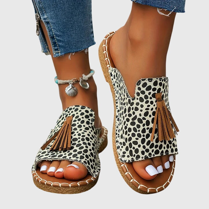Sandalias bohemias con pompones Pauline