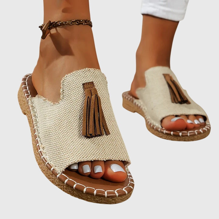 Sandalias bohemias con pompones Pauline